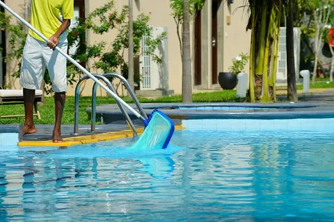 Top Best Swimming Pool Cleaning Dubai